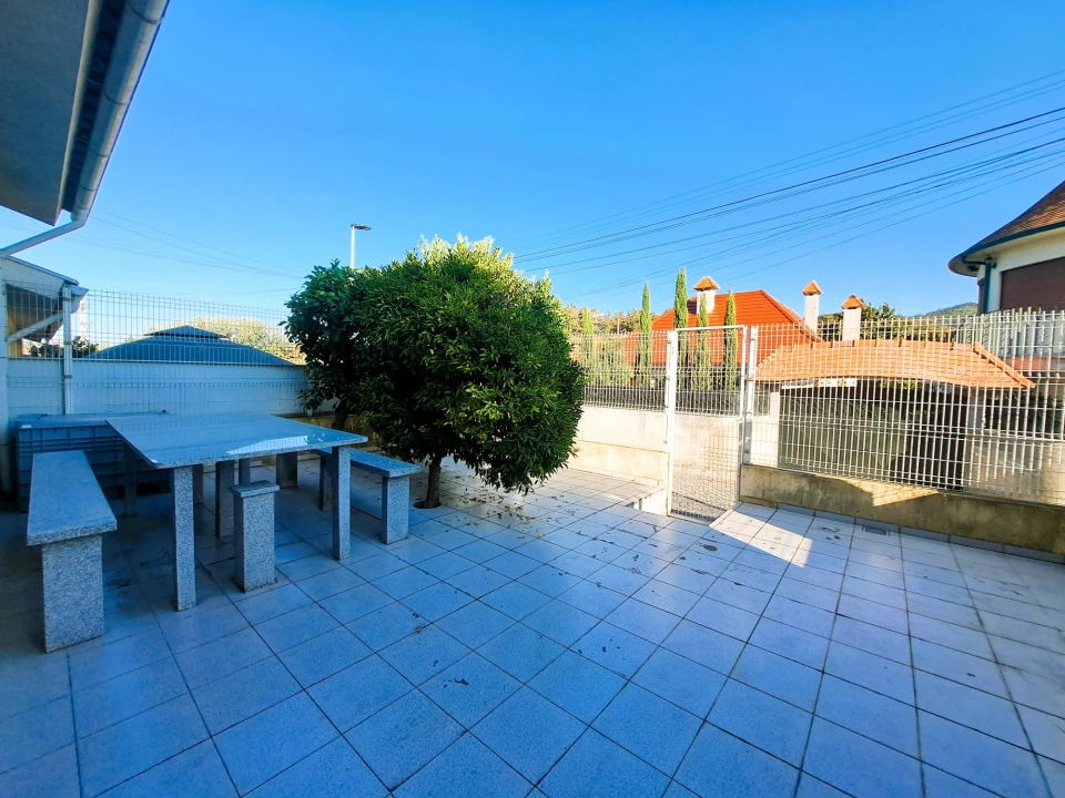 Moradia T3 para Venda em Carrazedo Foto 6