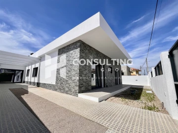 Moradia T4 para Venda em Fernao Ferro