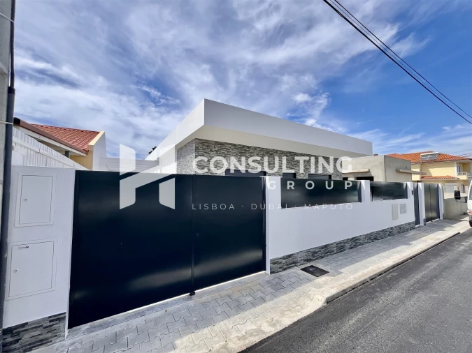 Moradia T4 para Venda em Fernao Ferro Foto 36