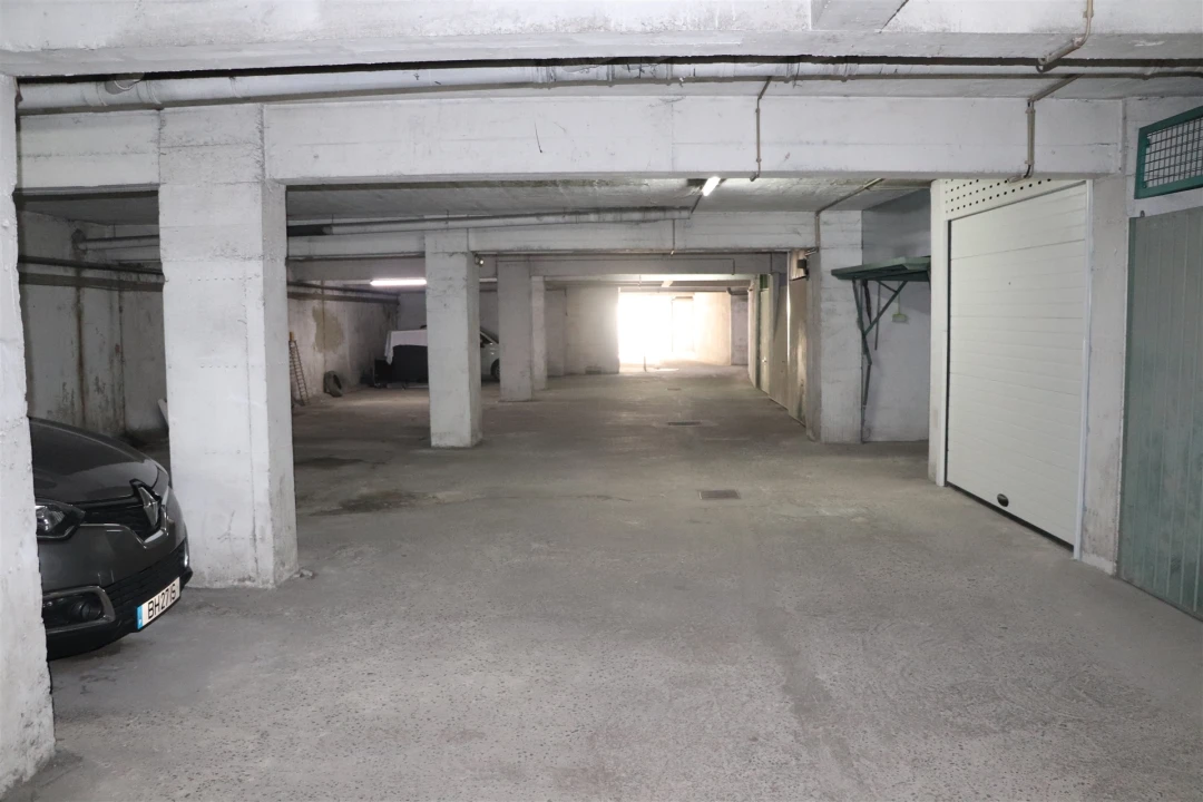 Apartamento T2 para Venda em Carvalhosa Foto 24