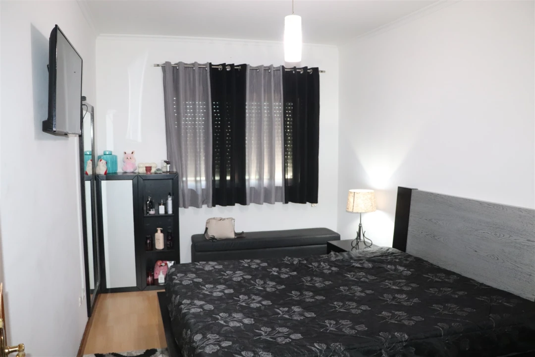 Apartamento T2 para Venda em Carvalhosa Foto 9