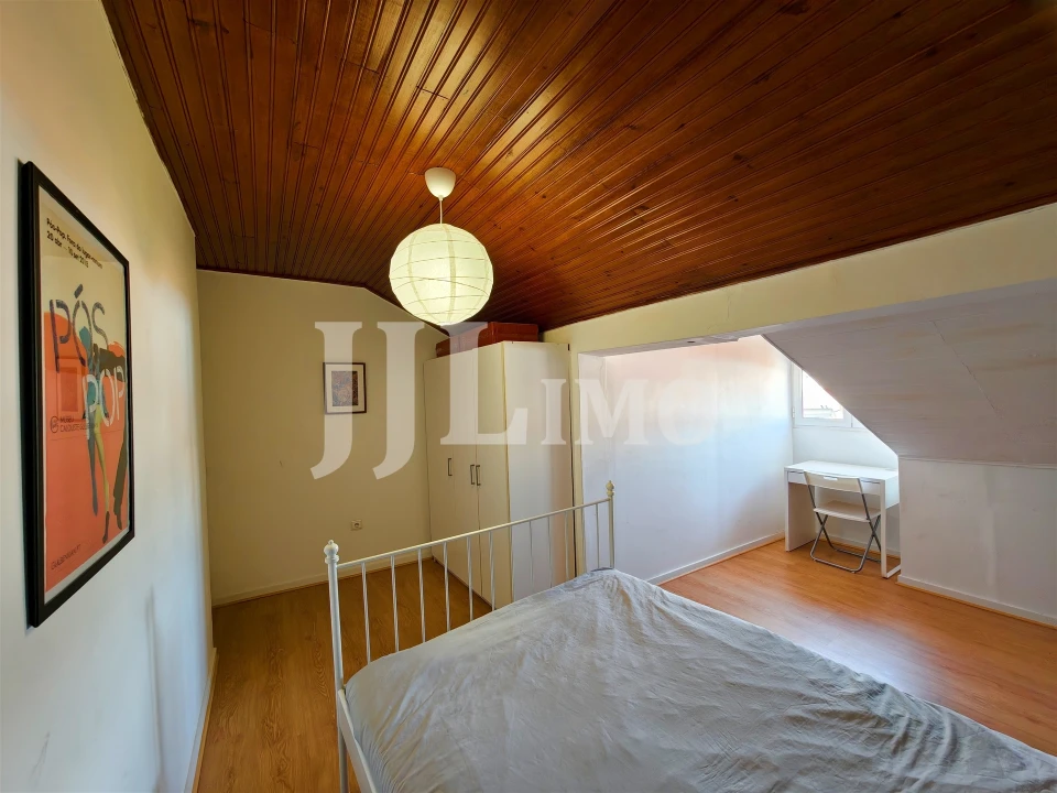Apartamento T2 para Venda em Santo António Foto 13