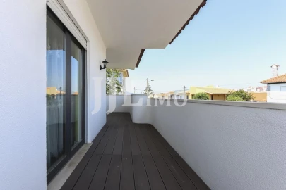 Moradia T3 para Venda em Carcavelos e Parede