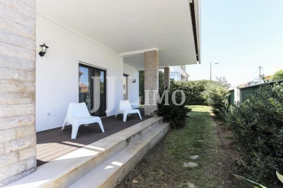Moradia T3 para Venda em Carcavelos e Parede