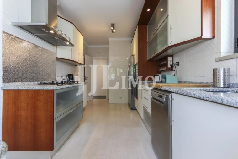 Moradia T3 para Venda em Carcavelos e Parede Foto 26