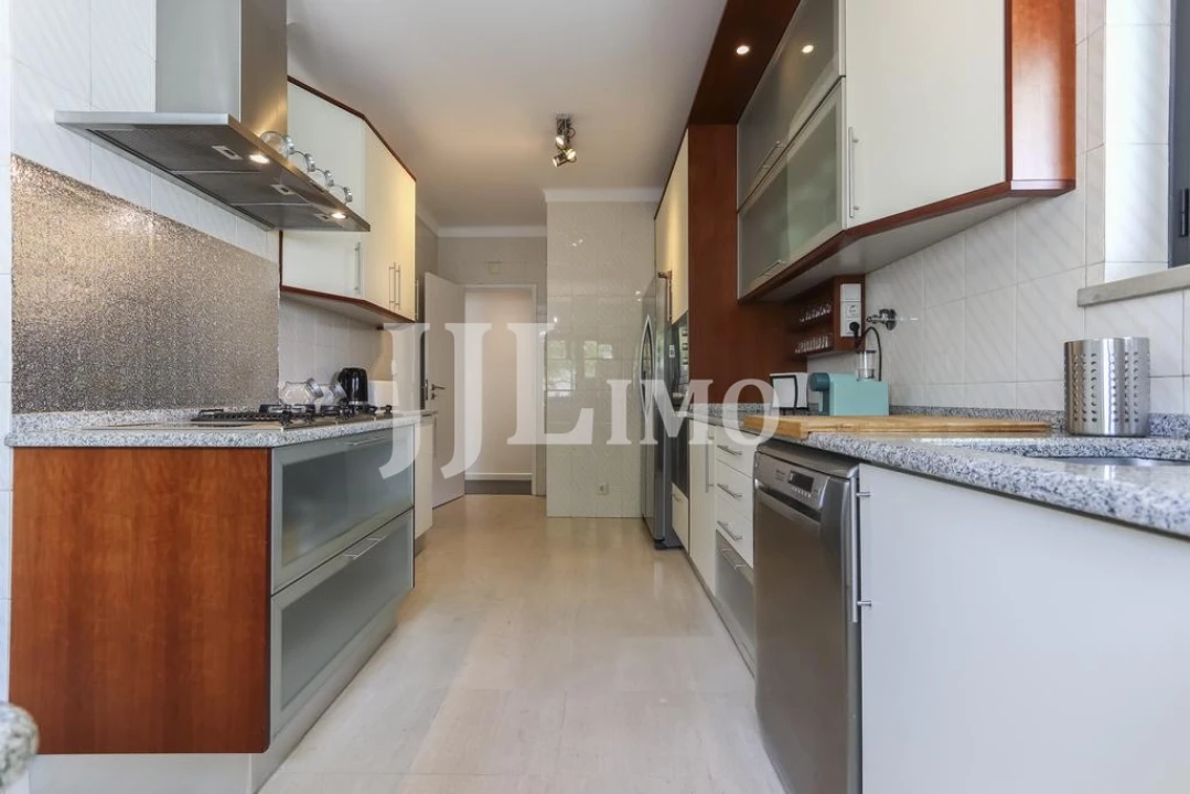 Moradia T3 para Venda em Carcavelos e Parede Foto 26