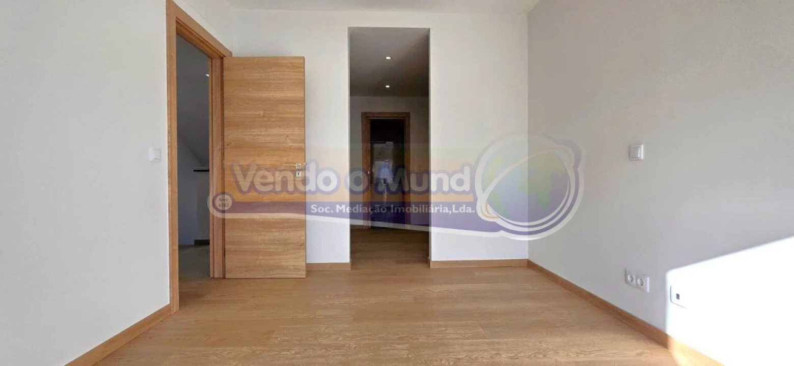 Moradia T4 para Venda em Alverca do Ribatejo e Sobralinho Foto 14