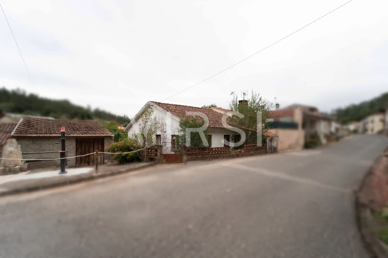 Moradia T3 para Venda em Lamas Foto 2