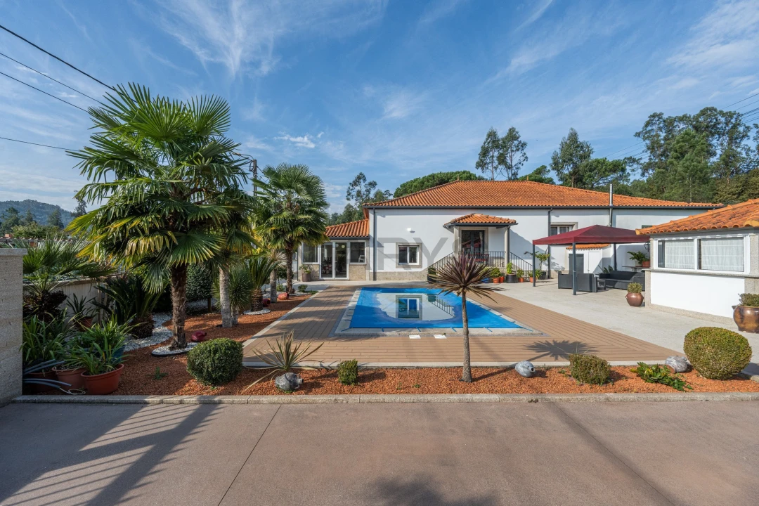 Moradia T5 para Venda em Ardegão, Freixo e Mato Foto 1