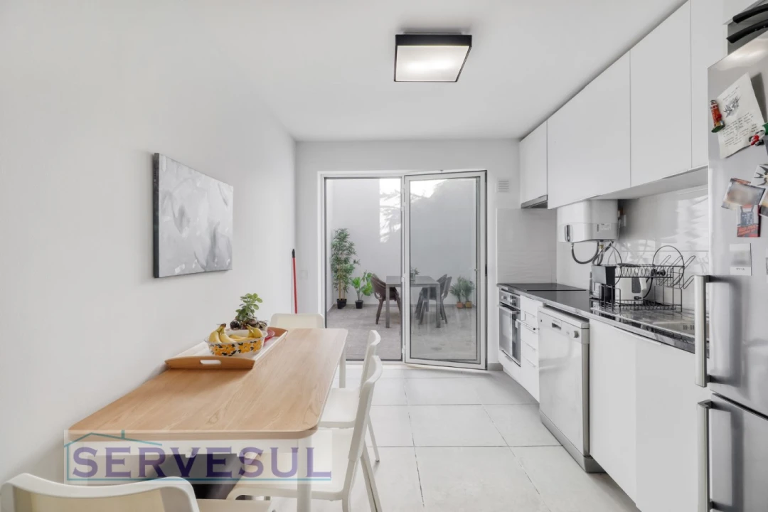 Moradia T2 para Venda em Silves Foto 4