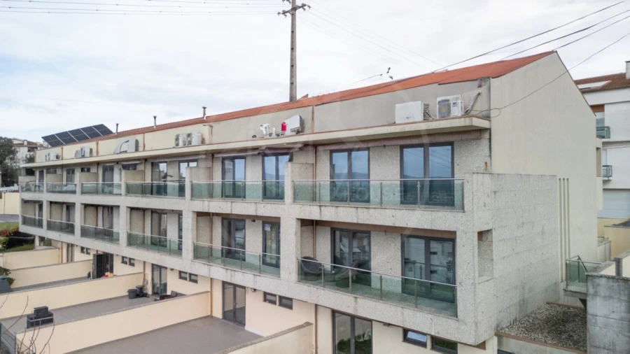 Moradia T4 para Venda em Urgezes Foto 2