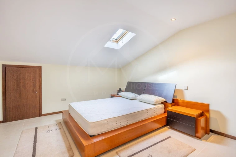 Moradia T4 para Venda em Urgezes Foto 15