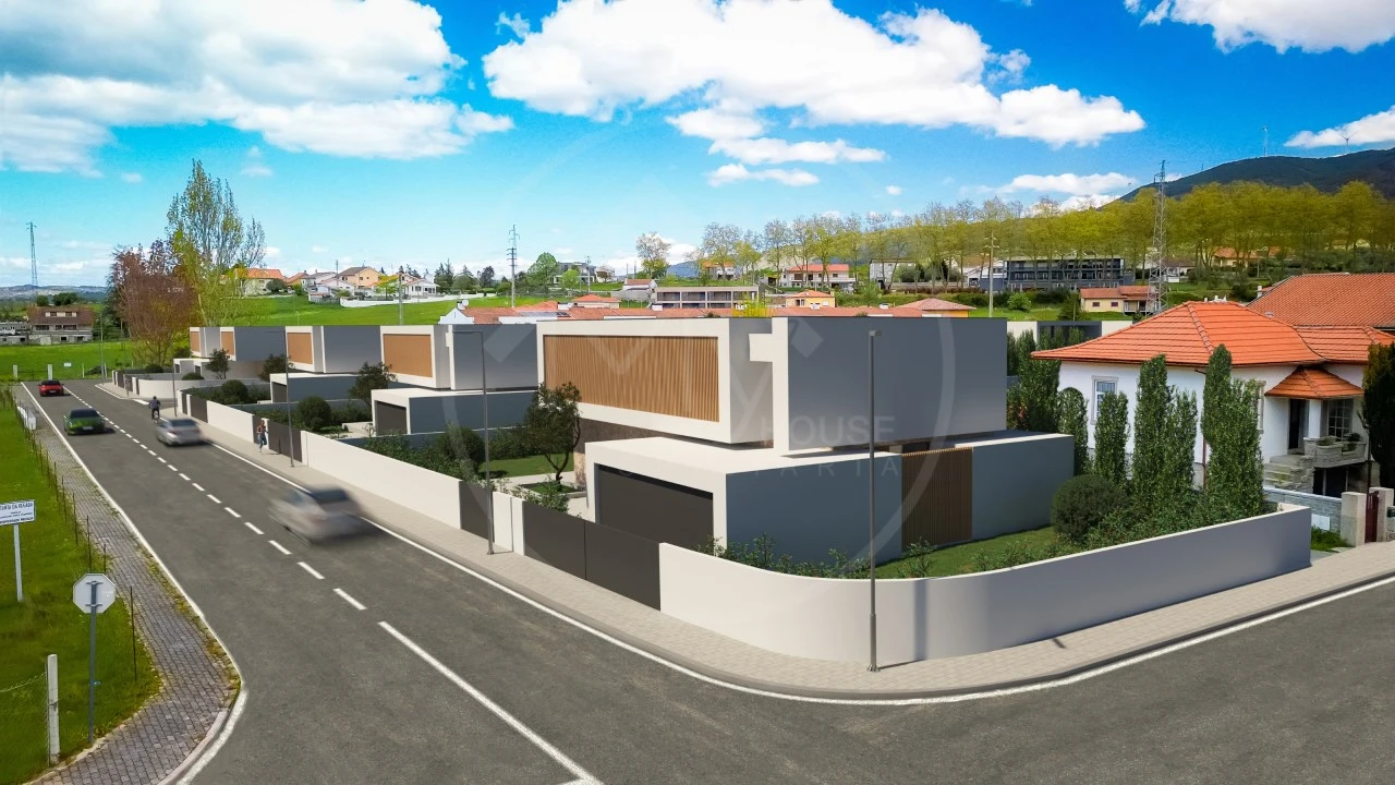 Terreno para Venda em Bornes de Aguiar Foto 2