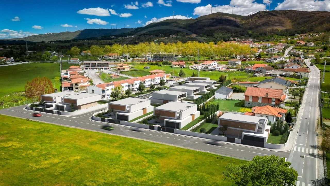 Terreno para Venda em Bornes de Aguiar Foto 5