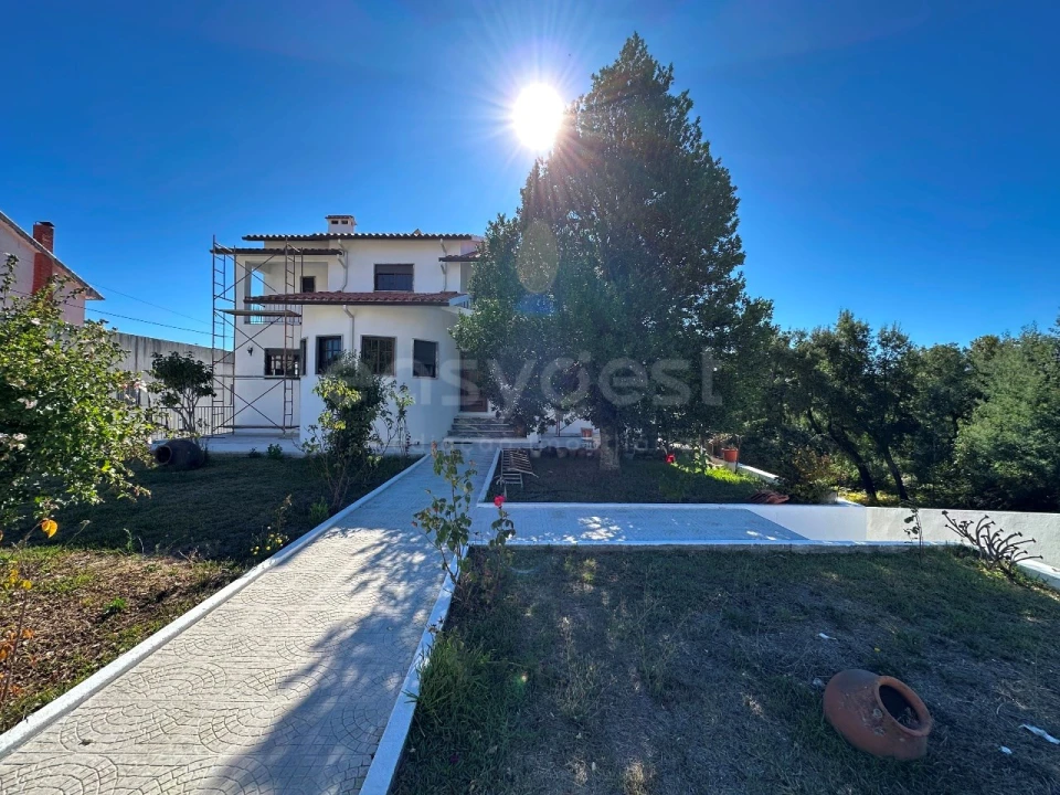 Moradia T8 para Venda em Figueiró dos Vinhos e Bairradas Foto 1