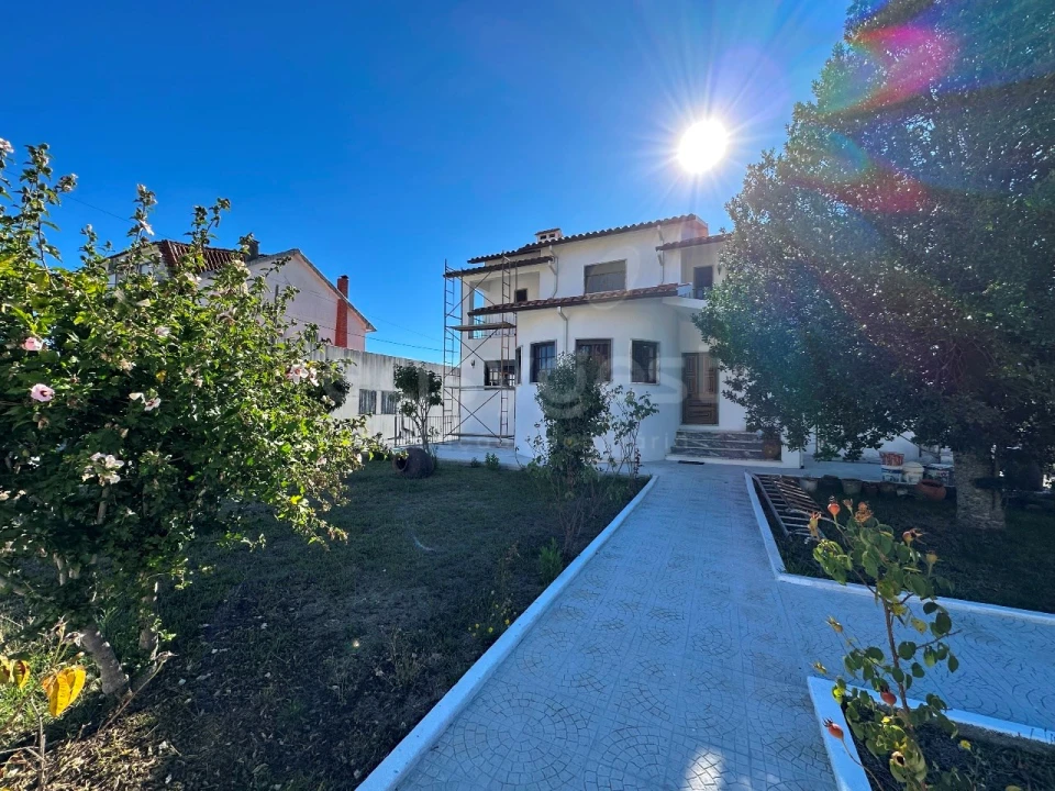 Moradia T8 para Venda em Figueiró dos Vinhos e Bairradas Foto 2