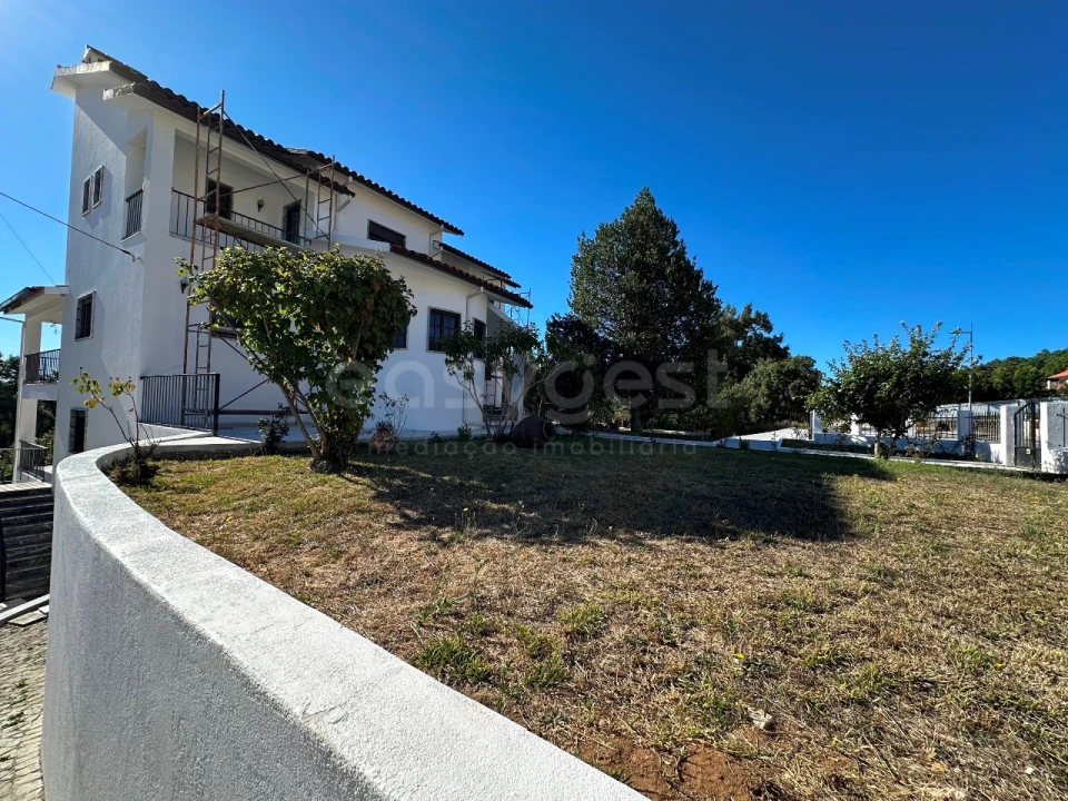 Moradia T8 para Venda em Figueiró dos Vinhos e Bairradas Foto 4