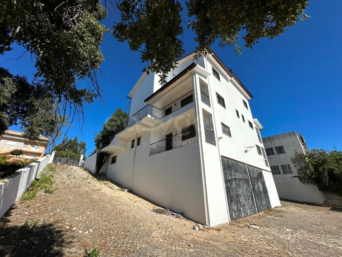 Moradia T8 para Venda em Figueiró dos Vinhos e Bairradas Foto 3