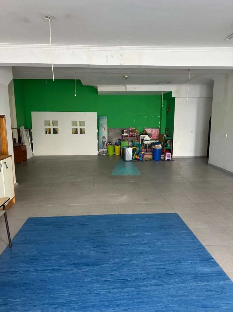 Loja para Venda em Falagueira-Venda Nova Foto 3