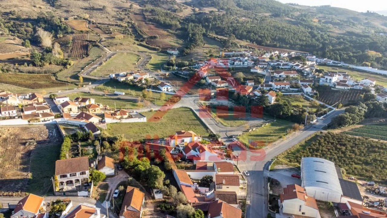 Moradia T2 para Venda em Maxial e Monte Redondo Foto 17