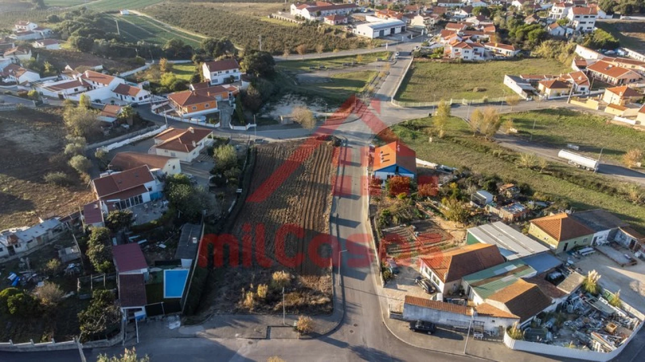 Moradia T2 para Venda em Maxial e Monte Redondo Foto 22