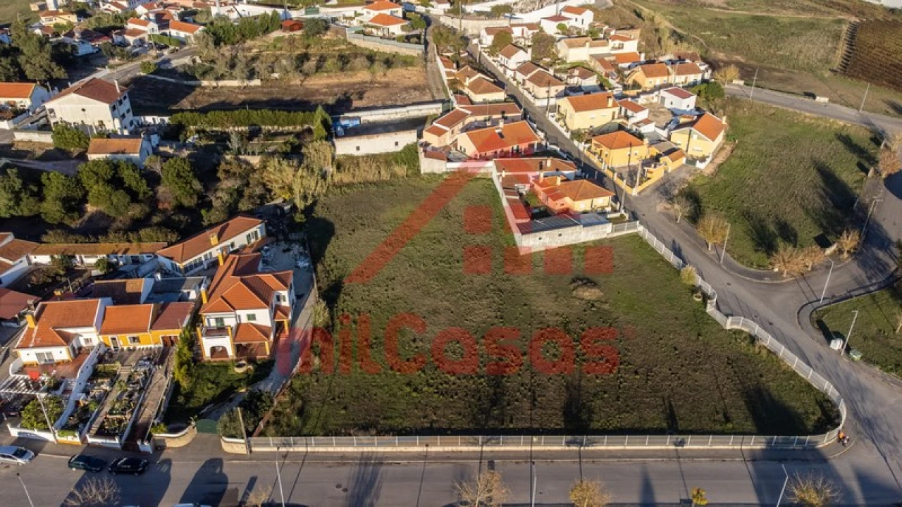 Moradia T2 para Venda em Maxial e Monte Redondo Foto 26