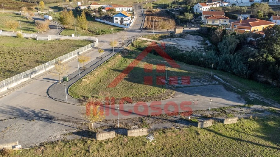 Moradia T2 para Venda em Maxial e Monte Redondo Foto 9