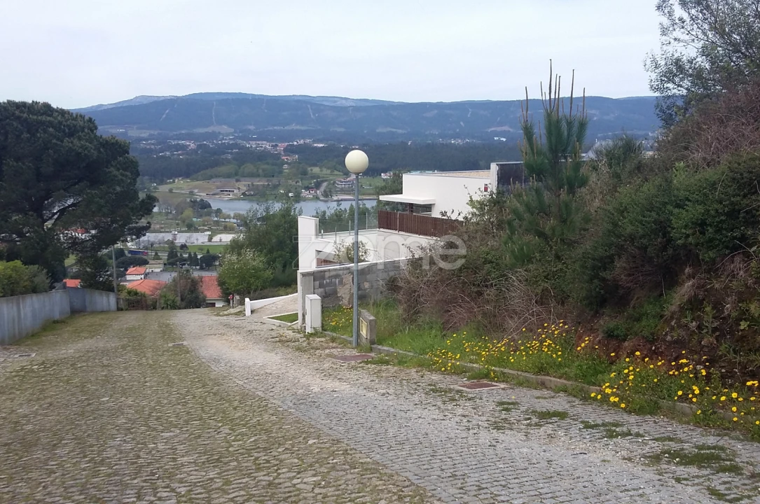 Terreno para Venda em Vila Nova de Cerveira e Lovelhe Foto 7