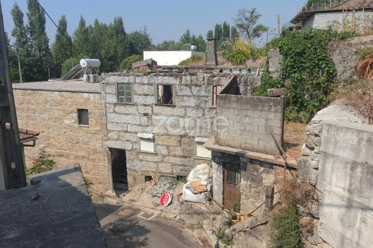 Moradia T3 para Venda em Vale (São Cosme), Telhado e Portela Foto 1