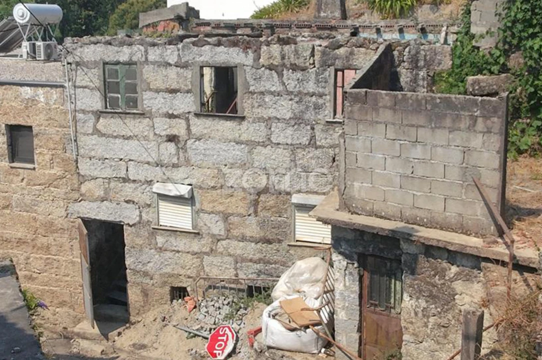 Moradia T3 para Venda em Vale (São Cosme), Telhado e Portela Foto 11