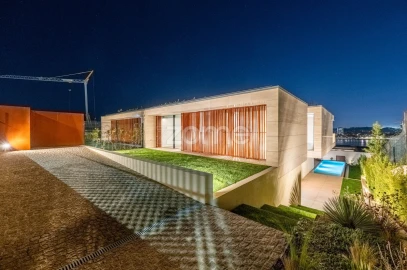 Moradia T4 para Venda em Canidelo