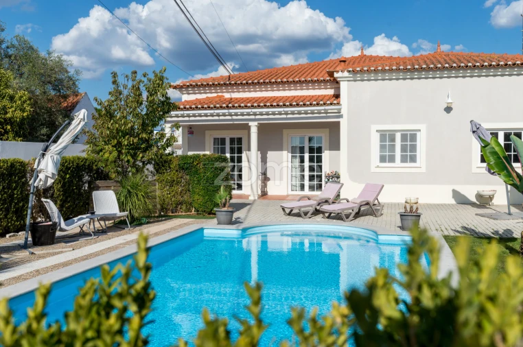 Moradia T6 para Venda em Fazendas de Almeirim Foto 7