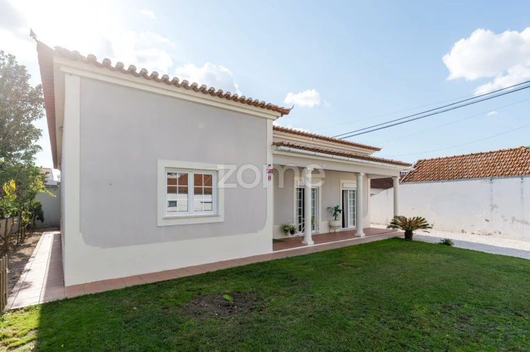 Moradia T6 para Venda em Fazendas de Almeirim Foto 18