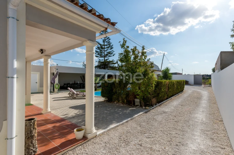 Moradia T6 para Venda em Fazendas de Almeirim Foto 16