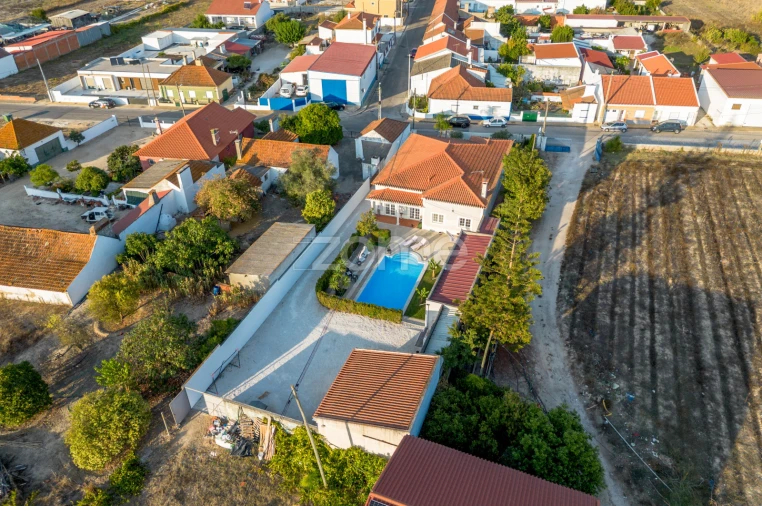 Moradia T6 para Venda em Fazendas de Almeirim