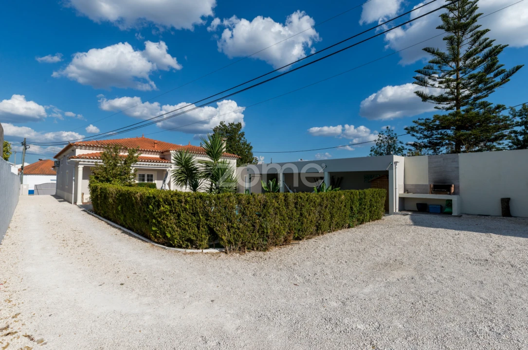 Moradia T6 para Venda em Fazendas de Almeirim Foto 13