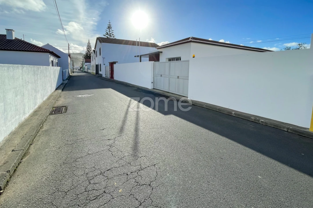 Moradia T3 para Venda em Mosteiros Foto 4