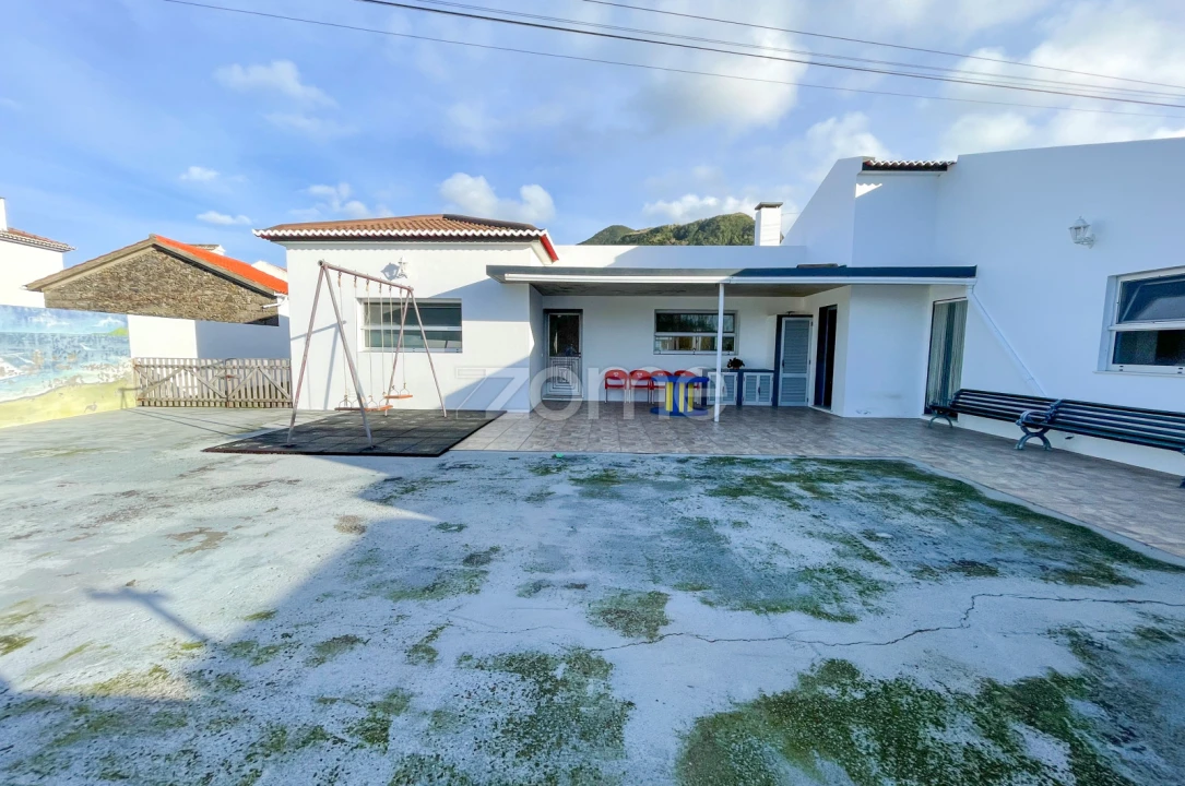 Moradia T3 para Venda em Mosteiros Foto 17