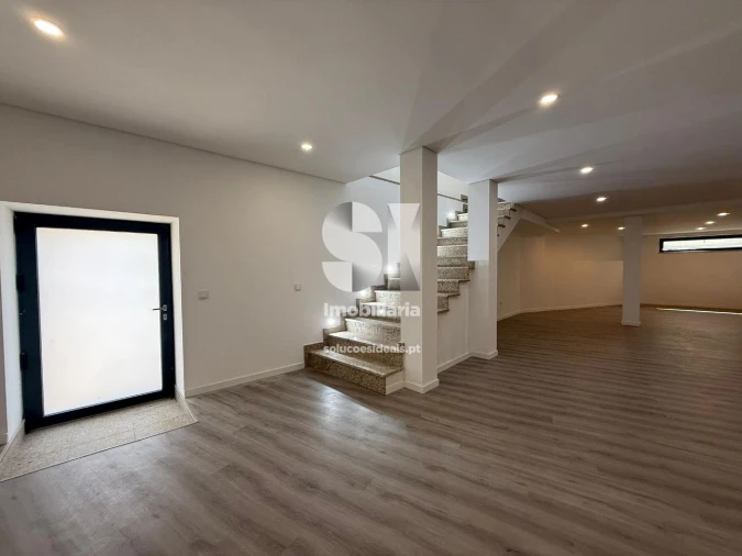 Moradia T3 para Venda em Cavernães Foto 8