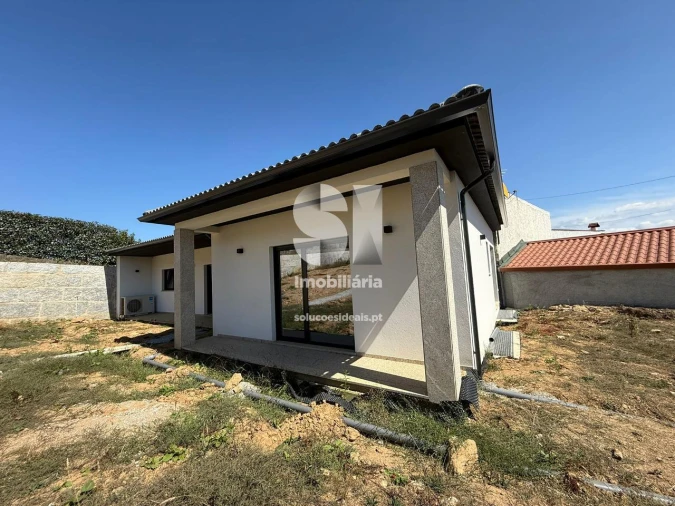 Moradia T3 para Venda em Cavernães Foto 16