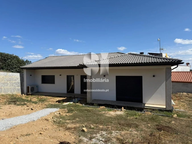 Moradia T3 para Venda em Cavernães Foto 20