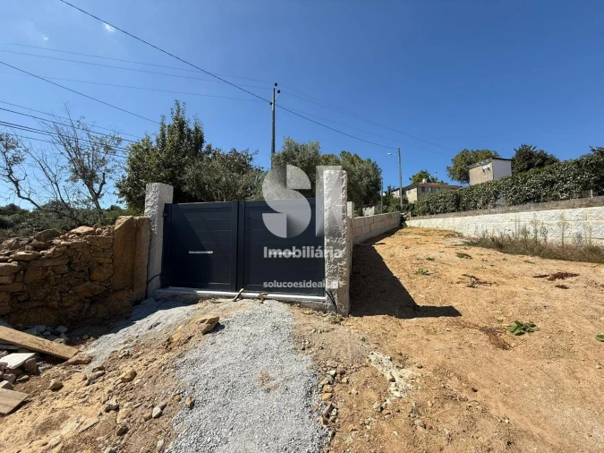 Moradia T3 para Venda em Cavernães Foto 24