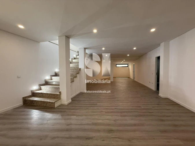 Moradia T3 para Venda em Cavernães Foto 27