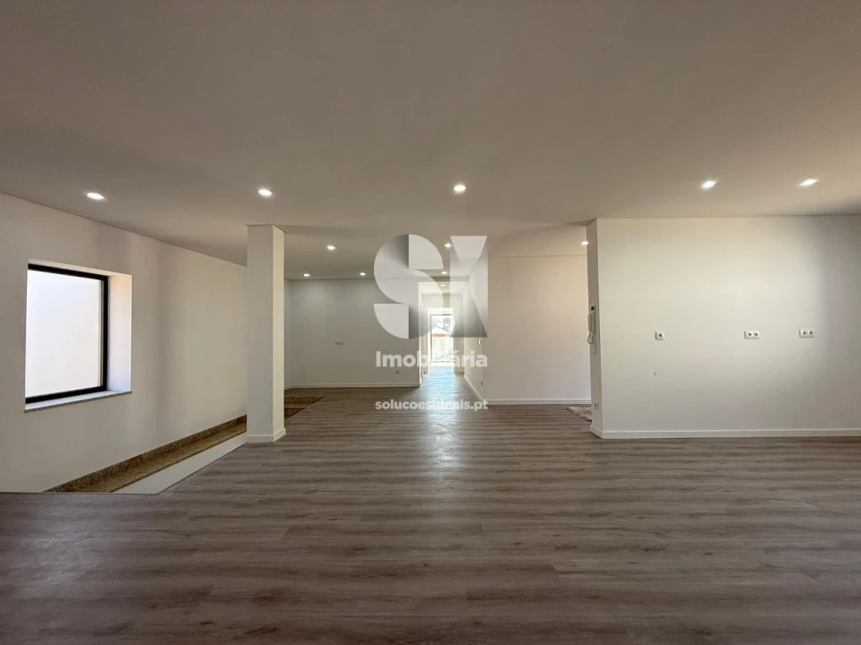 Moradia T3 para Venda em Cavernães Foto 9