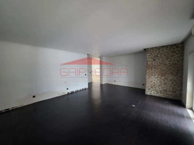 Moradia T4 para Venda em Atouguia da Baleia Foto 17