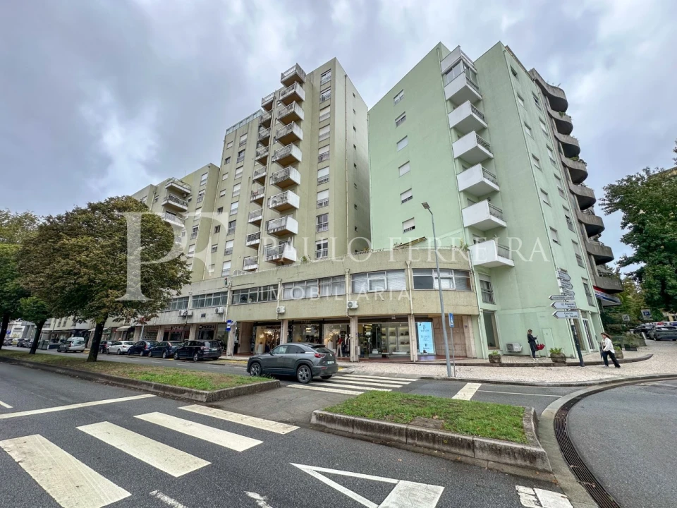 Escritório para Venda em Vila Nova de Famalicão e Calendário Foto 1