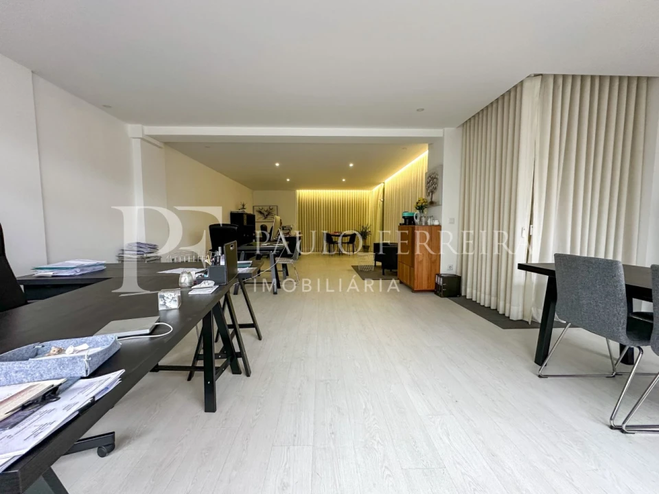 Escritório para Venda em Vila Nova de Famalicão e Calendário Foto 3