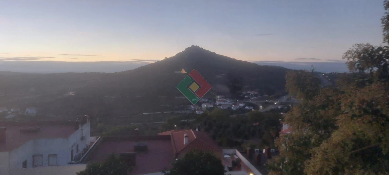 Moradia T5 para Venda em Sé e São Lourenço Foto 5