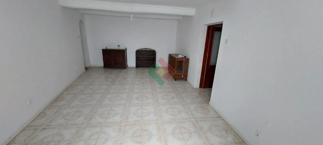 Moradia T5 para Venda em Sé e São Lourenço Foto 7