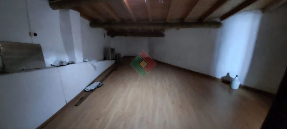 Moradia T5 para Venda em Sé e São Lourenço Foto 8